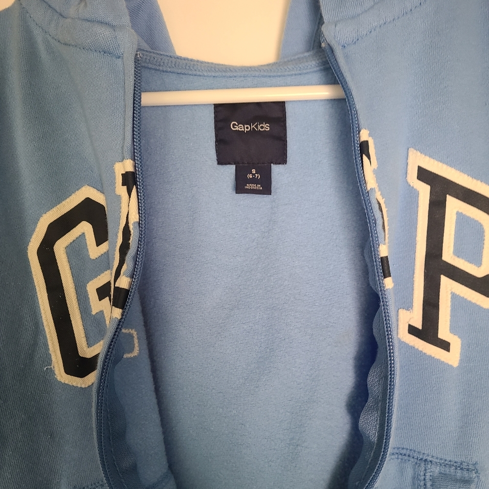 Gap  Boys 👦  Hoodie sweater - Picture 8 of 9